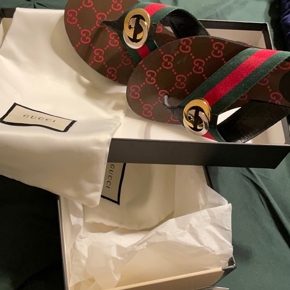 Beautiful Gucci sandal - Picture 1 of 5